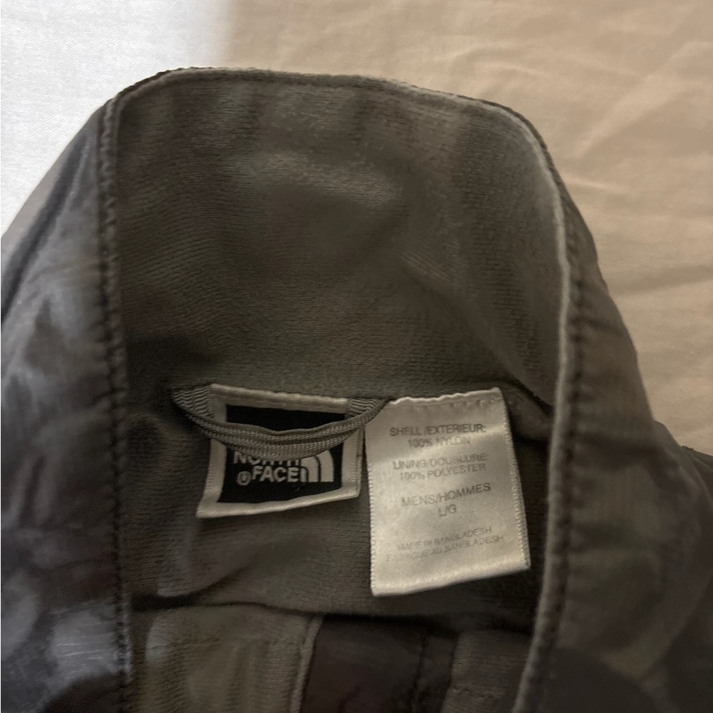 The North Face Men's Gray and Black Windbreaker - Picture 4 of 5
